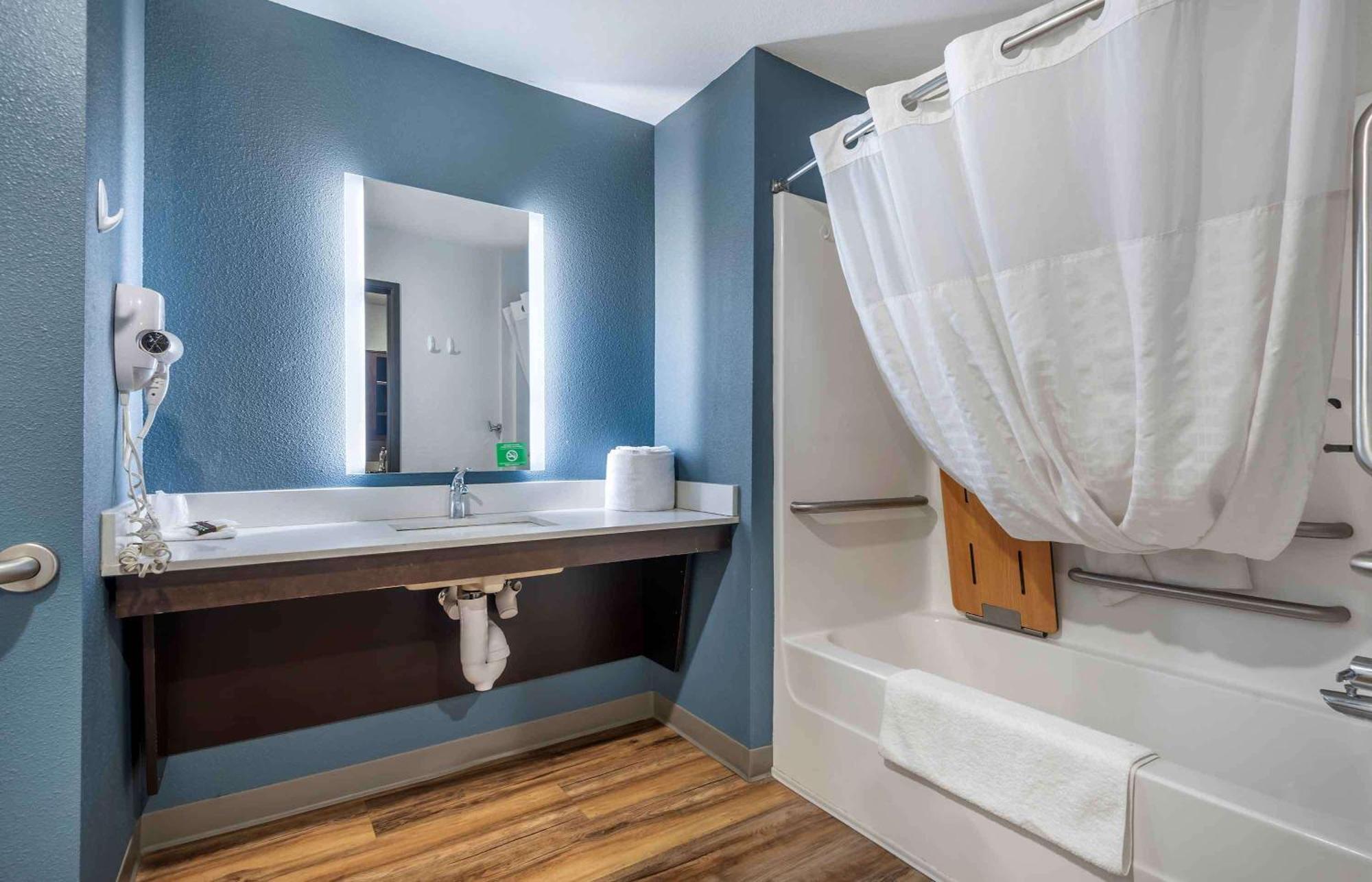 Extended Stay America Select Suites - Louisville - Airport Exterior foto