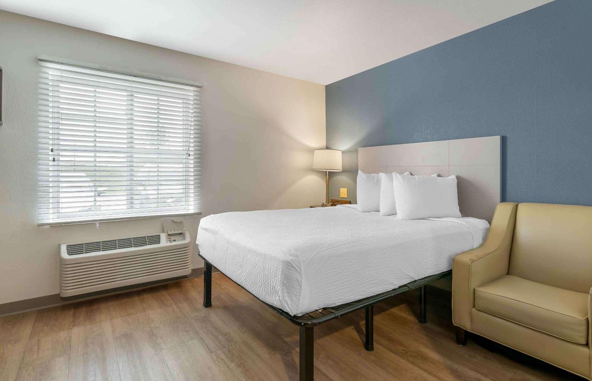 Extended Stay America Select Suites - Louisville - Airport Exterior foto