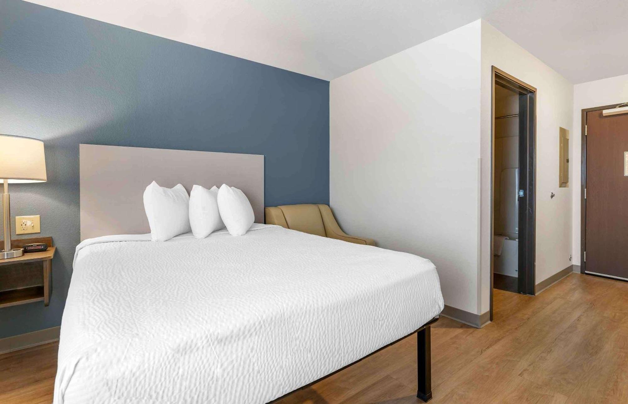 Extended Stay America Select Suites - Louisville - Airport Exterior foto