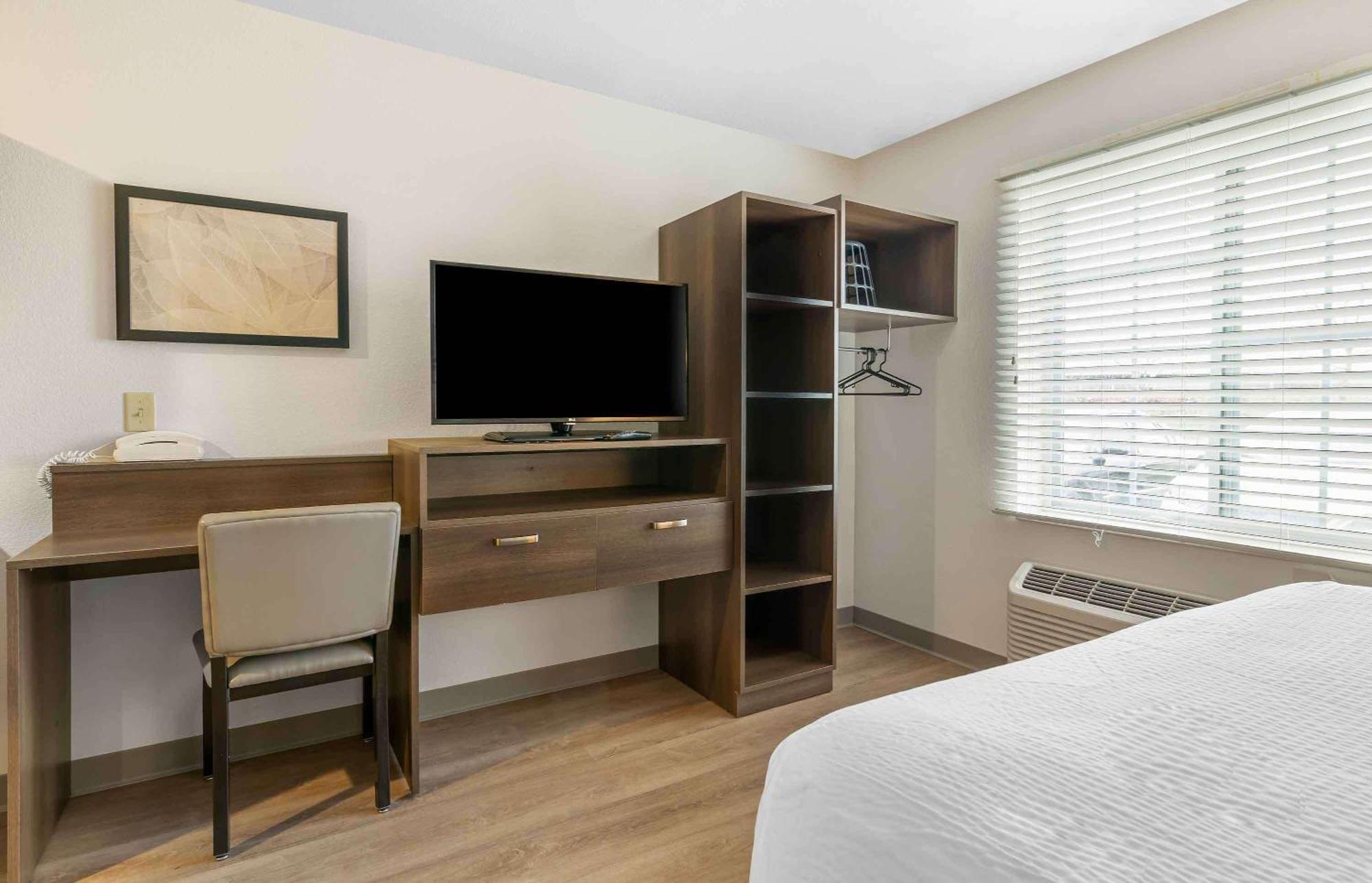 Extended Stay America Select Suites - Louisville - Airport Exterior foto